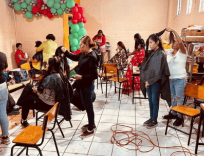 El instituto busca activamente fomentar el autoempleo, la mejora significativa de los ingresos familiares y el fortalecimiento de la autonomía económica de las mujeres. IDEF