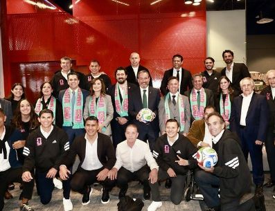 Pablo Lemus Navarro, Gobernador de Jalisco, participó en la presentación de los 27 Embajadores GDL 26. ESPECIAL