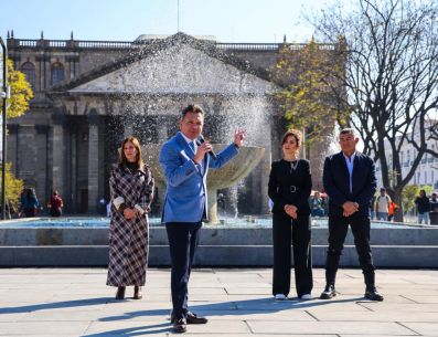 Entre los cambios realizados en torno a esta plaza, se encuentra la renovación completa y profunda del adoquín, la renovación de líneas subterráneas de agua y la rehabilitación y ampliación de las dos fuentes que ahí se encuentran. METRÓPOLI  / A. Navarro