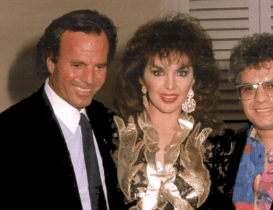 La bailarina y violinista publicó esta imagen a través de sus redes sociales, defendiendo a Julio Iglesias. ESPECIAL / INSTAGRAM @obreeskin