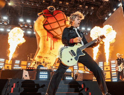 Se espera que Green Day, integrado por Billie Joe Armstrong, Mike Dirnt y Tré Cool, interprete una selección de sus himnos más conocidos como parte del tributo. AP / ARCHIVO