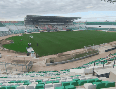 El Estadio Ramón Tahuichi Aguilera, ubicado en la región oriental de Santa Cruz, es un recinto que presenta un avance del 92% en sus trabajos de reparación. EFE / J. C. Torrejón
