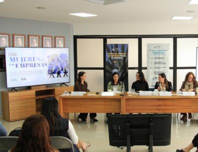 Empresas tequileras afiliadas muestran mayor participación de mujeres en comparación con otros sectores del estado. CORTESÍA