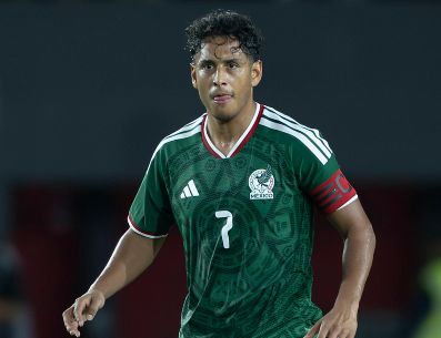 uis Romo, jugador de Chivas, abordó la presión de asegurar un sitio en la lista final para la justa mundialista. IMAGO7