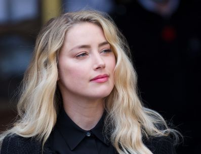 Amber Heard reapareció para reflexionar sobre el costo personal del proceso legal que enfrentó con Johnny Depp. EFE/ARCHIVO