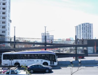 Mi Macro Periférico une de manera rápida y eficiente a los municipios de Guadalajara, Zapopan, San Pedro Tlaquepaque y Tonalá en 46 estaciones y 49 kilómetros de cobertura en el corredor troncal. ESPECIAL/Gobierno de Jalisco