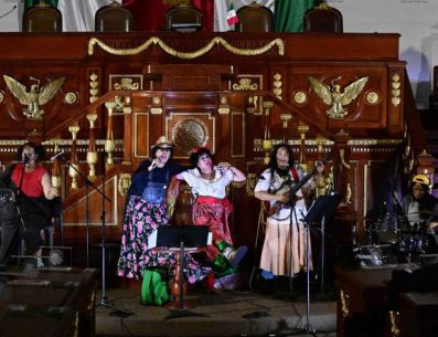 Por su parte, la legisladora morenista precisó que el Congreso local es la "Casa del Pueblo". SUN/ARCHIVO