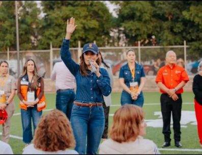Veronica Delgadillo destacó que estos espacios son fundamentales para hacer comunidad, promover el deporte y ofrecer alternativas positivas para niñas, niños y jóvenes. ESPECIAL / AYUNTAMIENTO DE GUADALAJARA