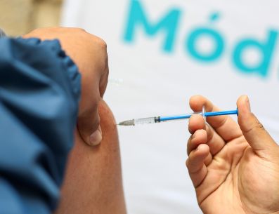 El Gobierno de Guadalajara reiteró su compromiso con la protección de la salud de la población y el trabajo coordinado para frenar los contagios. ESPECIAL/ A. Navarro