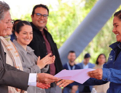 La entrega de reconocimientos se llevó a cabo en el Foro Cometa, dentro del Parque de las Niñas y los Niños, en un evento organizado por la Dirección de Control de Calidad. CORTESÍA/ Gobierno de Zapopan