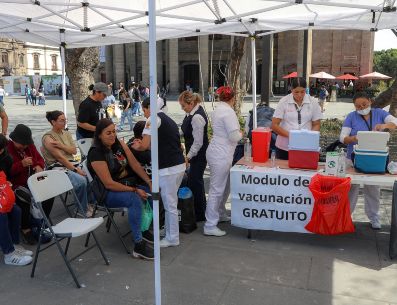 Estas acciones forman parte de una estrategia intensiva de vacunación implementada por el sector salud para contener el brote de sarampión en Jalisco. EL INFORMADOR/ A. Navarro