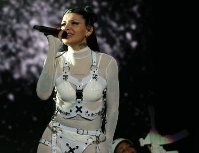 La relación de Cazzu con Christian Nodal terminó porque él comenzó una relación con la también cantante Ángela Aguilar, su actual esposa. SUN/ ARCHIVO