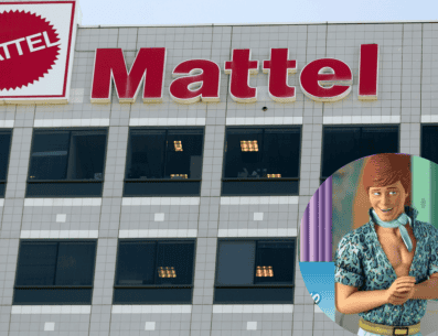 El Ken original tenía el pelo oscuro, vestía un traje de baño rojo, sandalias de corcho y llevaba una toalla amarilla. ESPECIAL/ AP/ ARCHIVO/ Disney