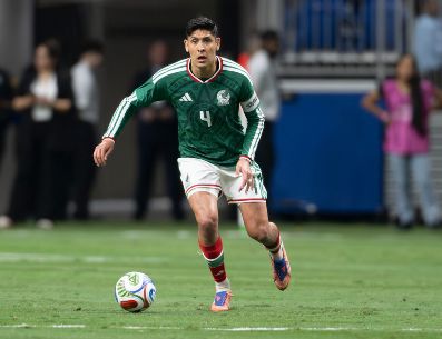 Con la operación, Álvarez busca dejar atrás las molestias que lo habían limitado físicamente en los últimos partidos de cara al Mundial 2026. Imago7 / ARCHIVO