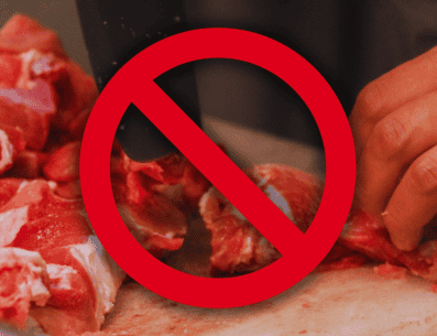 Históricamente, las carnes rojas han estado asociadas con la abundancia, la celebración y el placer, de ahí su prohibición en Cuaresma. ESPECIAL / CANVA