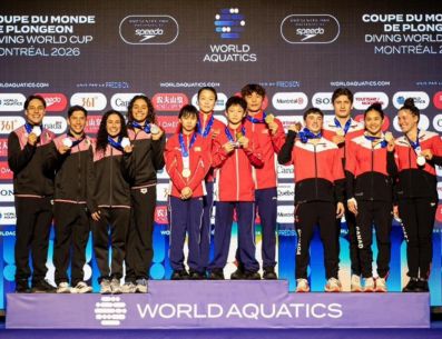 Osmar Olvera, Randal Willars, Gabriela Agúndez y Aranza Vázquez se quedaron con la presea en la prueba de equipo mixto con un puntaje de 460.85. X / @COM_Mexico