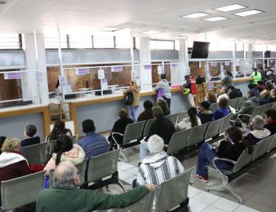 Acerca Tesorería opciones de pago a través de los Tesomóvil que recorren las colonias. ESPECIAL/Gobierno de Guadalajara