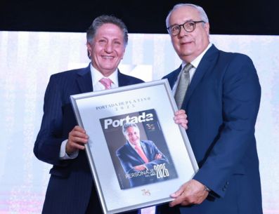 La entrega de este reconocimiento se realizó en el marco del 35 aniversario de la revista Portada de México, un impreso que aborda temas de política, economía, espectáculo y deportes. ESPECIAL/X/ @JuanJoseFrangie