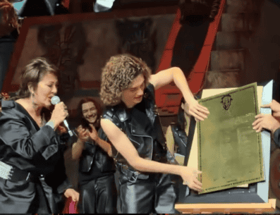 Este episodio se da pocos días después de que la artista estuviera en el centro de la atención mediática debido a una caída en su domicilio. ESPECIAL