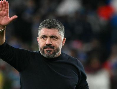 "Con el dolor en el corazón, al no haber alcanzado el objetivo que nos habíamos fijado, considero concluida mi experiencia en el banquillo de la selección", lamentó Gennaro Gattuso. AFP / ARCHIVO