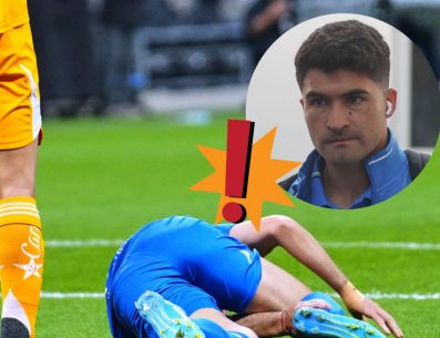 Desde la cancha, Carlos Rodríguez y Rodolfo Cota hicieron la señal de una posible lesión en el tendón de Aquiles de Ibáñez. Imago7 / ARCHIVO