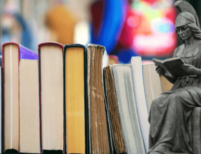 A lo largo de sus 57 años de historia, esta feria ha mantenido su esencia: acercar los libros a la población en un espacio abierto, convirtiéndose en una puerta de entrada a la lectura para muchas personas. ESPECIAL/ Unsplash