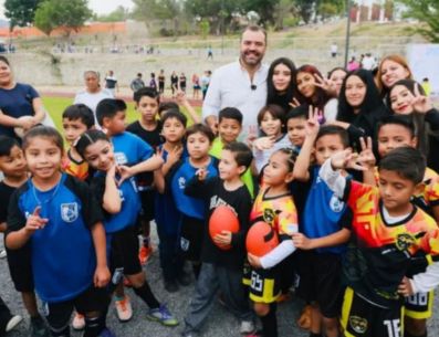 Karina Hermosillo, coordinadora de Gestión del Territorio del Gobierno de Jalisco, destacó que la inauguración de este bosque urbano se convierte en un día muy importante para Tlajomulco. ESPECIAL / GOBIERNO DE TLAJOMULCO