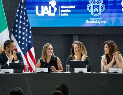 Durante el acto protocolario, la presidenta municipal de Guadalajara, Verónica Delgadillo, destacó que este esquema forma parte de una estrategia de "salario social" enfocada en respaldar a quienes diariamente trabajan al servicio de la ciudad. CORTESÍA