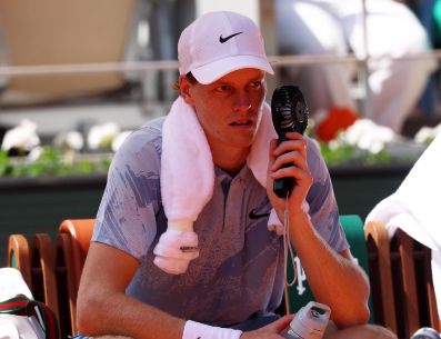 Tras la derrota de Sinner, el serbio Djokovic es el gran favorito para ganar el Roland Garros. EFE / M. Badra