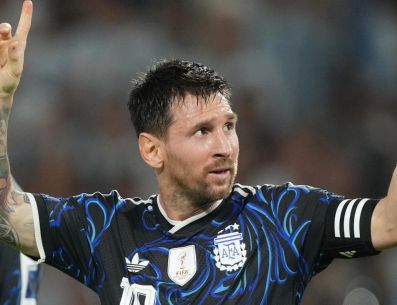 LIONEL MESSI. El dorsal "10" posee en el futbol una mística única por cuenta de las leyendas que han portado dicha camiseta. AP / ARCHIVO