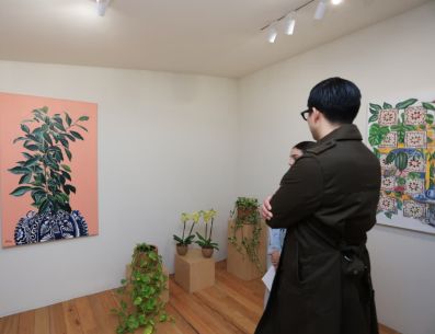 La artista se inspiró en el escritor colombiano Gabriel García Márquez para realizar su exposición. EL INFORMADOR/J. ACOSTA