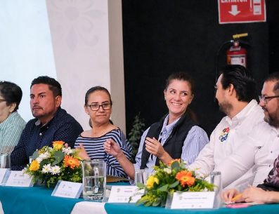 Los convenios para el uso del distintivo son suscritos por la Secretaría de Medio Ambiente y Desarrollo Territorial (SEMADET), la Junta Intermunicipal de Medio Ambiente de la Sierra Occidental y Costa (JISOC), y las personas productoras participantes. ESPECIAL