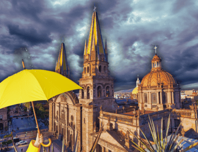 La probabilidad de lluvia para hoy supera el 90%, afectando a diversos municipios del occidente. ESPECIAL / CANVA