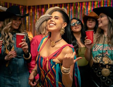 Adriana Ríos continúa consolidando su trayectoria en el regional mexicano con un tema que mezcla ritmos tradicionales. ESPECIAL