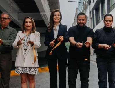 La vialidad fue intervenida con concreto hidráulico, nuevas redes hidráulicas y sanitarias, alumbrado público y banquetas accesibles. ESPECIAL/Gobierno de Guadalajara