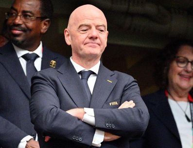 Infantino afirmó que "todo el mundo del futbol y la sociedad se solidarizan con el capitán de la selección francesa". EFE / ARCHIVO