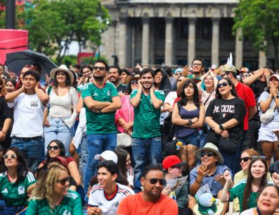La afición noruega dominó el Fan Fest de Guadalajara, pero Inglaterra se quedó con la victoria y el festejo final. EL INFORMADOR/ J. ACOSTA
