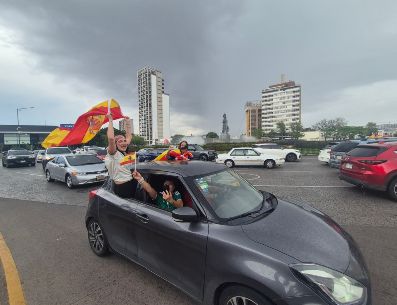  La lluvia no apagó la fiesta en la Glorieta Minerva. EL INFORMADOR / O. GONZÁLEZ
