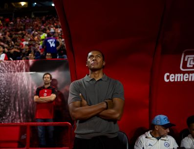 Joel Huiqui evitó centrar la responsabilidad en un solo jugador o línea. Su mensaje después del partido fue dirigido al grupo y a la necesidad de encontrar una respuesta colectiva. IMAGO7