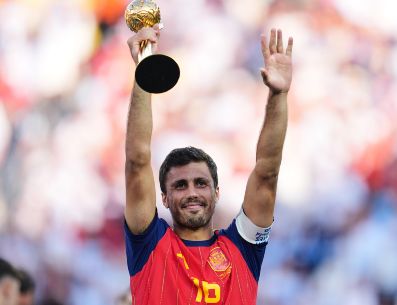 Rodri, Balón de Oro en 2024, llega al Camp Nou con el honor de haber sido el capitán de España en el camino hacia el título en el Mundial 2026. AP / ARCHIVO