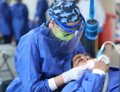 La brigada reúne esfuerzos de los sectores público, académico y privado para ampliar el acceso a servicios especializados de salud bucal. ESPECIAL/Gobierno de Guadalajara