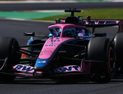 Pierre Gasly sorprendió en la clasificación del GP de Italia y consiguió su primera pole position en F1, apenas cinco años después de conquistar en el mismo circuito su primera victoria en la máxima categoría. EFE / A. Szylagyi