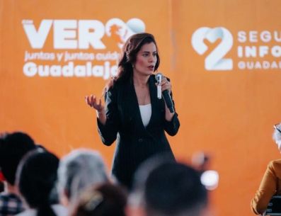 La Presidenta sostuvo que mejorar los servicios médicos no se limita a construir o remodelar instalaciones, sino que implica contar con medicamentos, equipamiento y personal capacitado para atender a la población cuando más lo necesita. ESPECIAL/Gobierno de Guadalajara