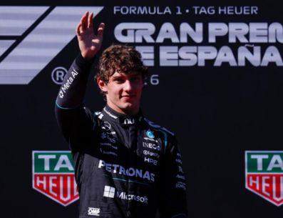 El italiano Andrea Kimi Antonelli (Mercedes), líder del campeonato, ganó este domingo el Gran Premio de España, el decimocuarto del Mundial de Fórmula Uno y la primera carrera de toda la historia disputada en el Madring. EFE/ A. Martin