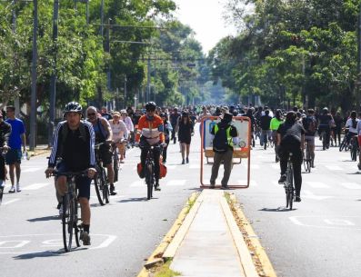 Rodar en la Vía Recreactiva es una buena forma de hacer ejercicio en la ciudad.