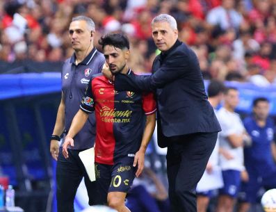 El problema para Hernán Crespo es que la construcción del nuevo Atlas no comenzó ni terminó con la pretemporada. El equipo modificó piezas importantes con el torneo avanzando. IMAGO7