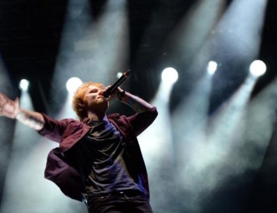 La salida de Macklemore enturbia el “Loop Tour” de Ed Sheeran