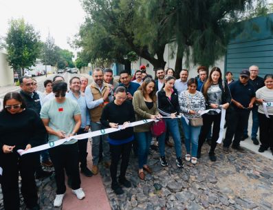 La intervención en las calles fue diseñada para atender tanto las necesidades de circulación vehicular como las condiciones de movilidad peatonal. ESPECIAL/Gobierno de Tlajomulco
