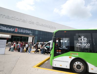 El patio de vehículos de plataforma del Aeropuerto de Guadalajara suma más de 177 mil servicios desde su puesta en operación. CORTESÍA