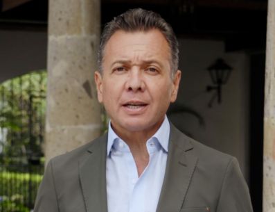 Pablo Lemus reconoció la participación ciudadana en la marcha por Agua Limpia, pero condenó los actos vandálicos registrados al finalizar. ESPECIAL.